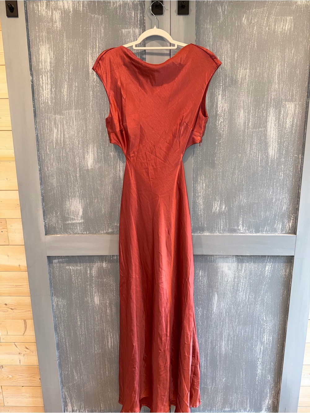 Selfie Leslie Satin Open Back Maxi Dress in Autumn Red NWT - Picture 4 of 8